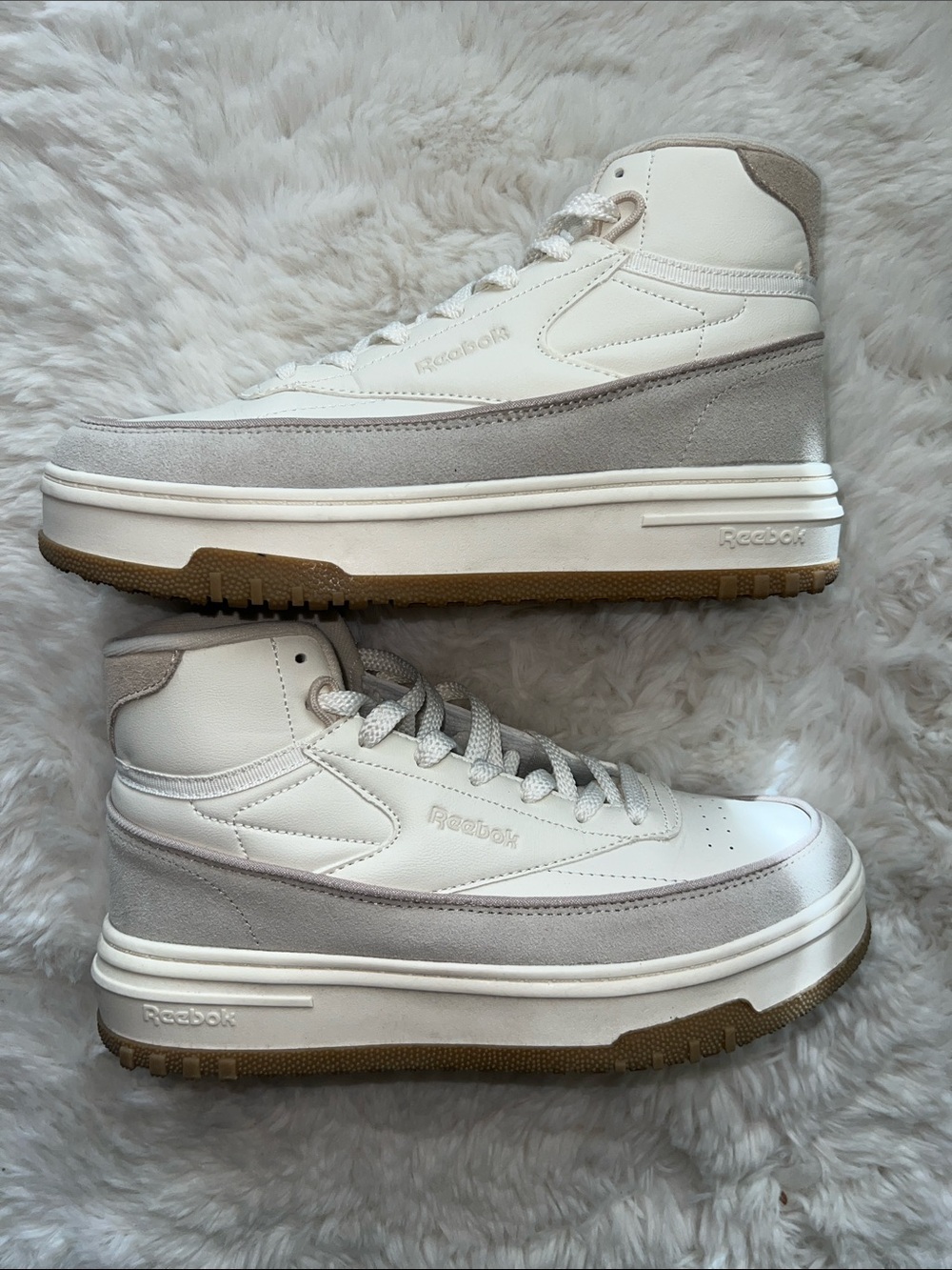 Reebok Club C Geo Mid women's shoe in a chalk modern beige size 9